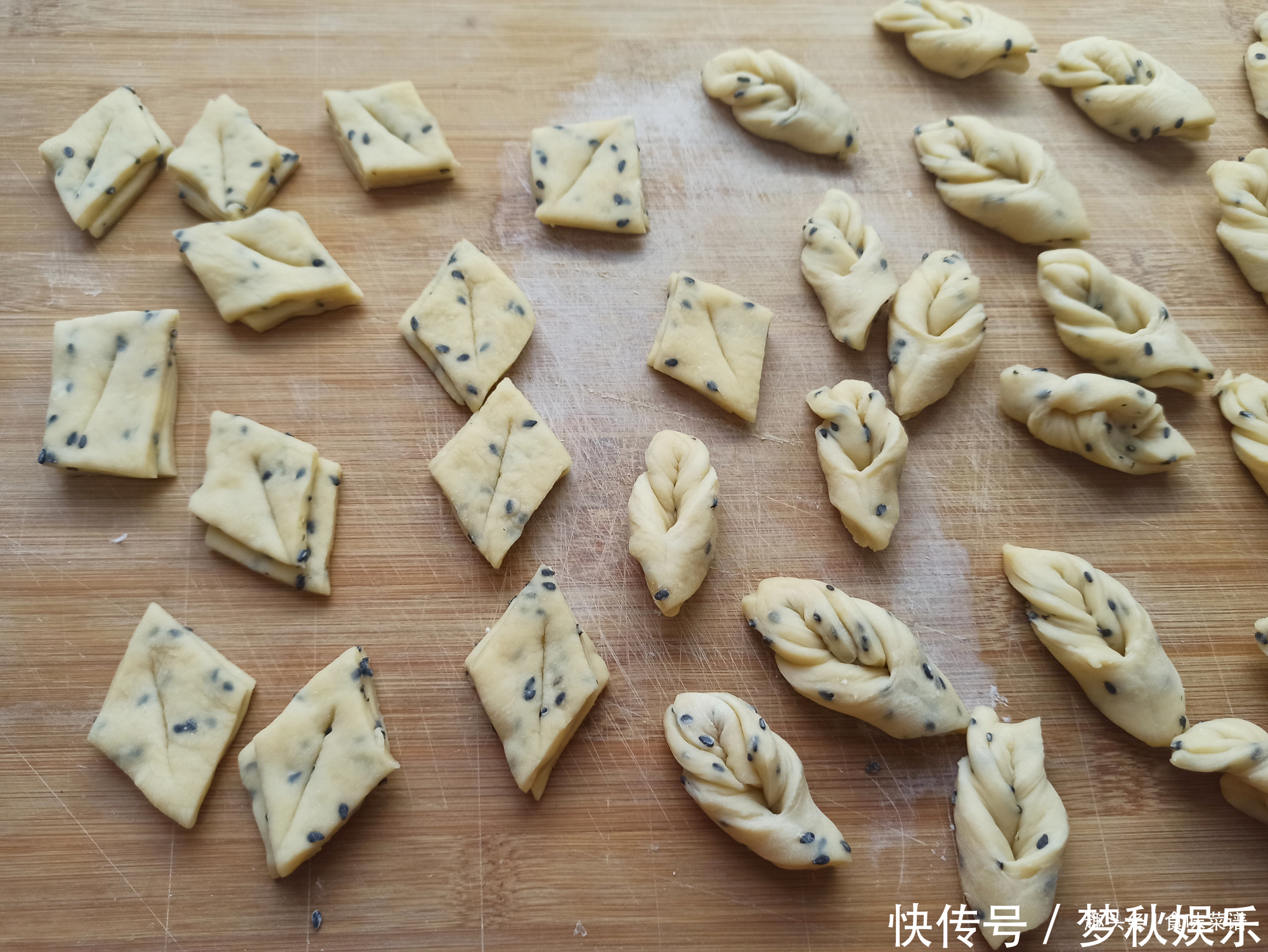 炸果子做更好吃,咬一口香甜嘎嘣脆,年味太足了,好吃不油腻