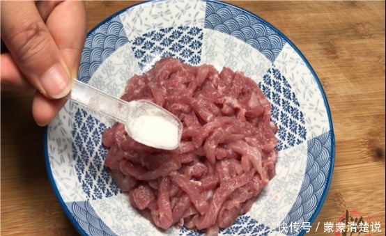 今天才知道，不管炒什么肉都不能加淀粉！学会这3点，香嫩又入味