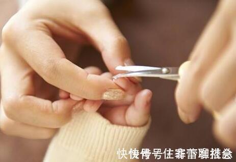 截肢|4岁小女孩手指长倒刺,奶奶举动使娃被迫截肢,医生怒斥无知