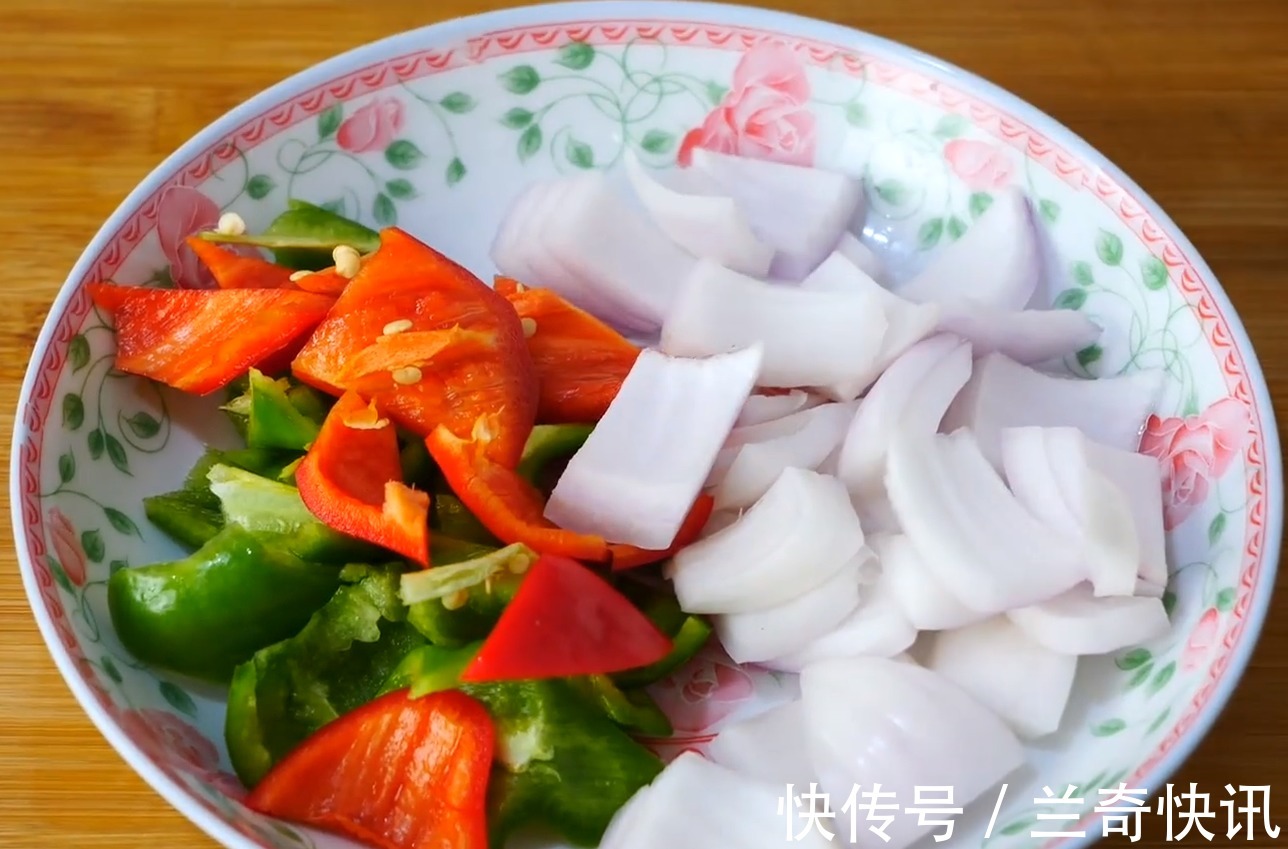 特色|爱吃大盘鸡的收藏了,教你特色做法,色香味俱全,看着直流口水