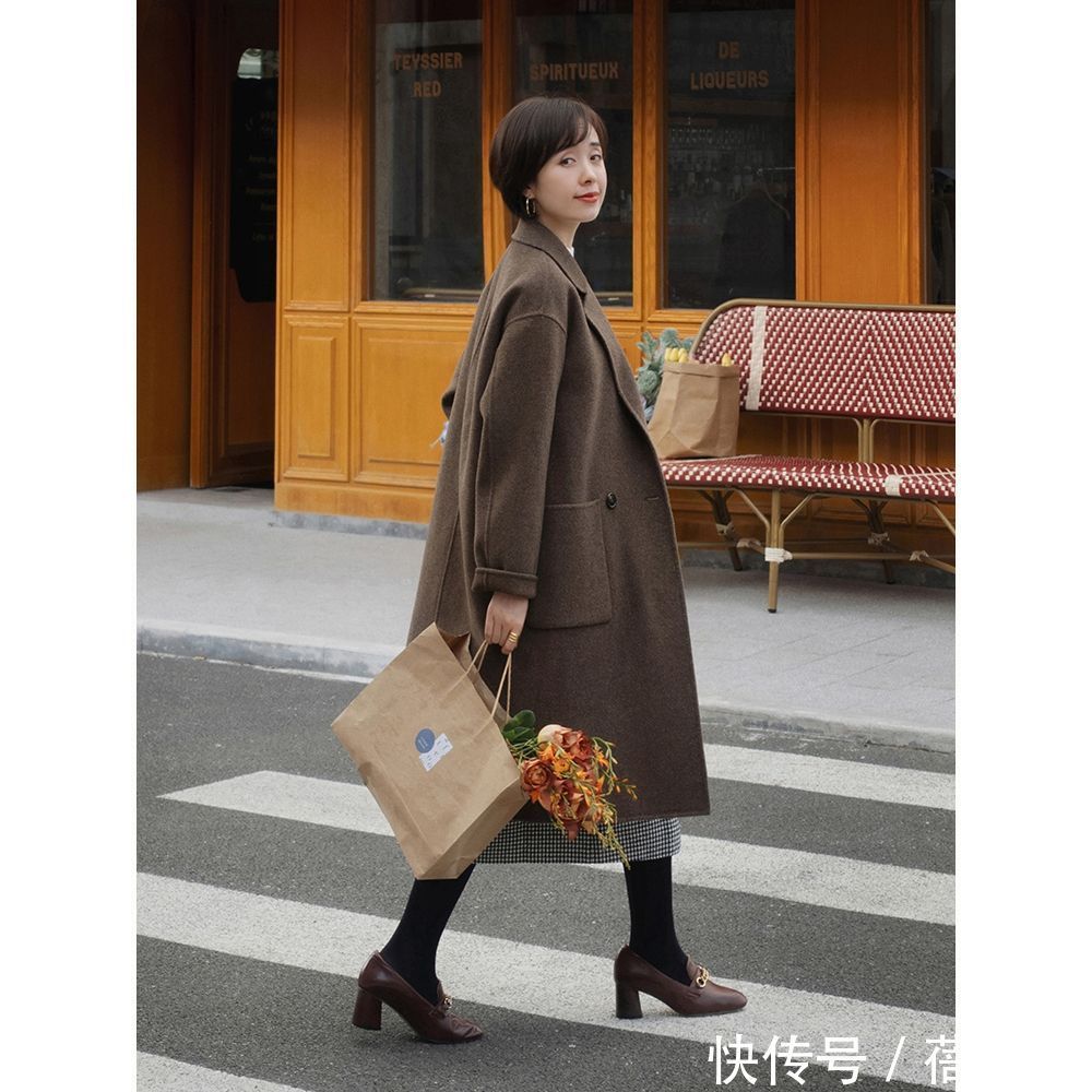 版型|梨形身材女生秋冬必备3件套，针织衫、半身裙、大衣，帮你选好了