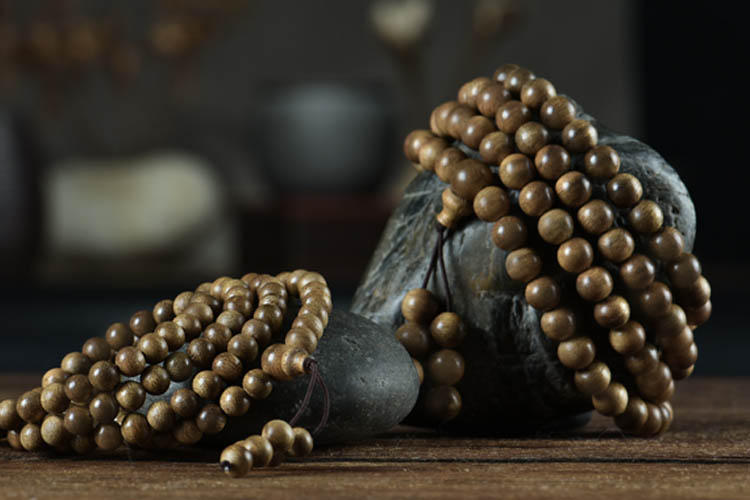 腕间|解锁腕间雅致魅力,沉香手串该如何挑选?