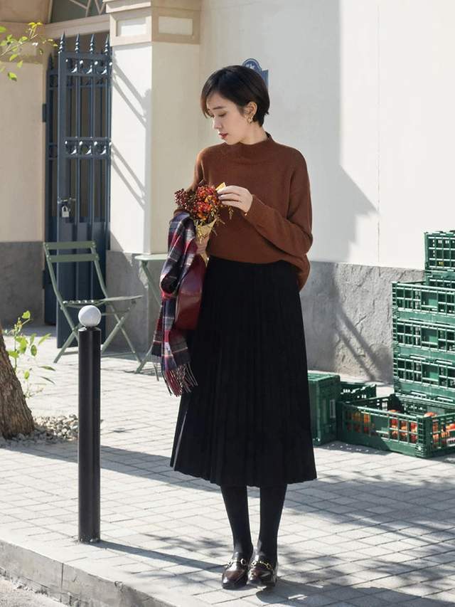 大地色 这才是真正高级的“毛衣”穿搭,简约随性又保暖,轻松穿出气质美