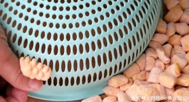 胡萝卜要多吃,教你新做法,加4个鸡蛋,营养美味,比吃肉还要香