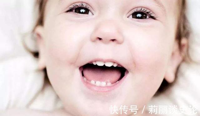 小宝贝们|宝宝开始长牙的信号,在长牙期间,宝妈如何给他们添加辅食