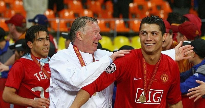 C羅|曼聯半場0-2落后，C羅開啟“吹風機”罵醒隊友！B費建議索帥變陣！