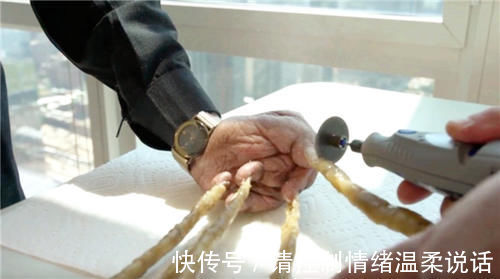 手指|印度老人将留了66年的指甲剪下,封存博物馆后,手指却产生新变化