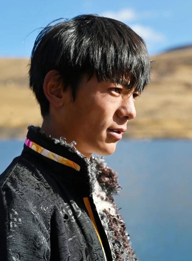 丁真走红后,称2020年还有俩目标没实现,我却看到了人性的丑陋面