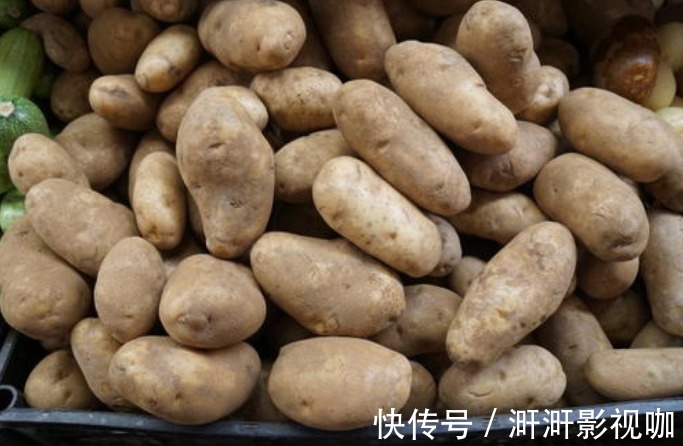 纸箱|今天才知道,保存土豆真简单,只放一点它,放一年都不怕发芽