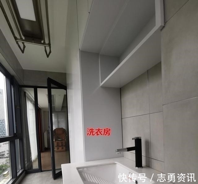 空调外机|拥有改善型阳台,做三分离式布局很合理,左边晾晒,右边改功能房