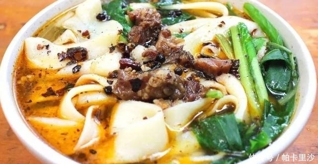 板面|敢自称为烩面爷爷的板面,到底有多好吃?