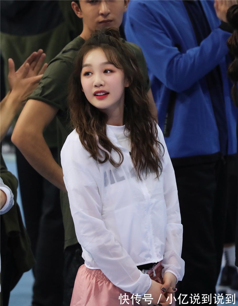 运动会|150人只被徐梦洁吸引, 运动服没人穿得比她甜, 拿首金夺运动会C位!