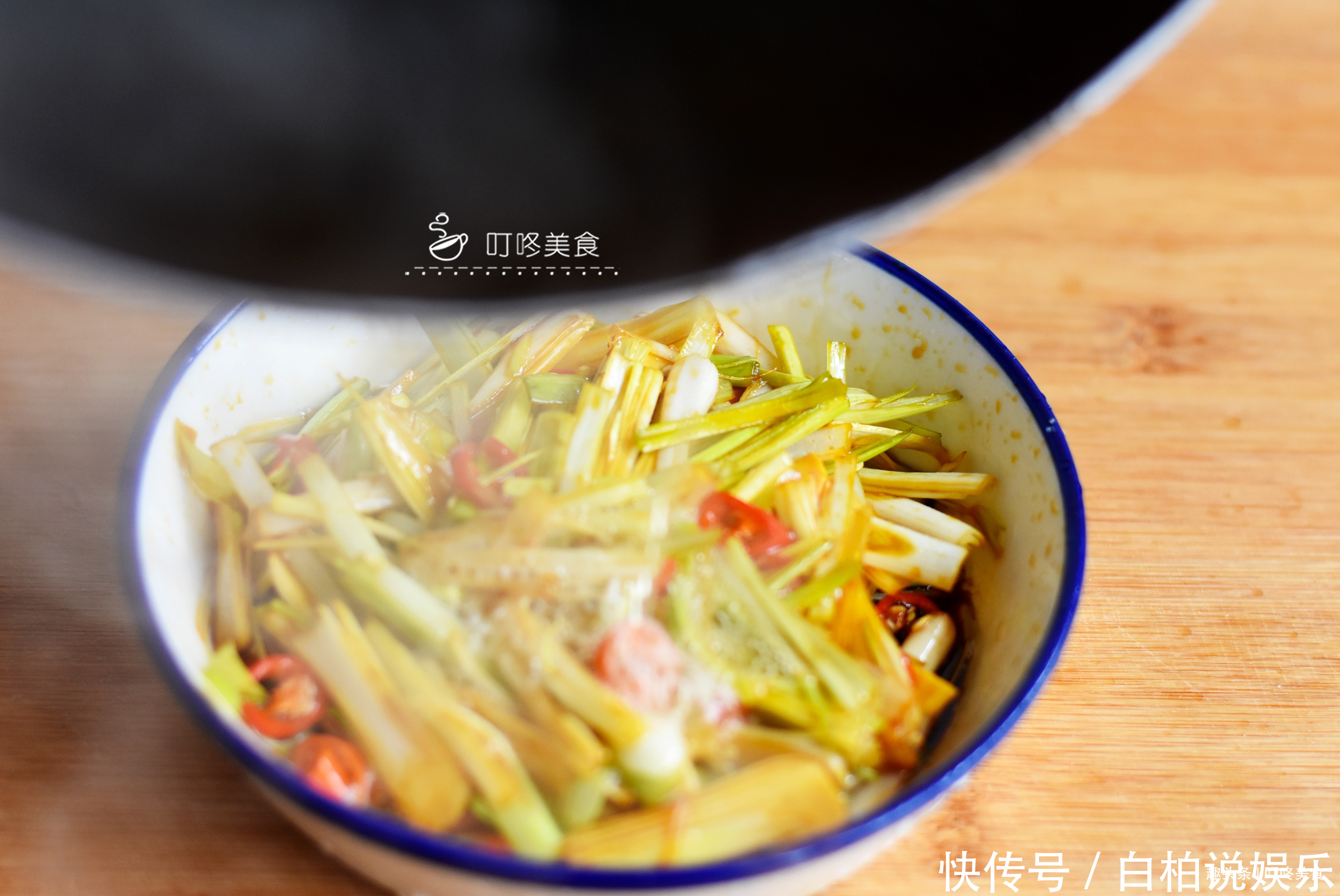 冬天最馋的一道凉拌菜,只需一切一拌,开胃又下饭,2分钟做一盘