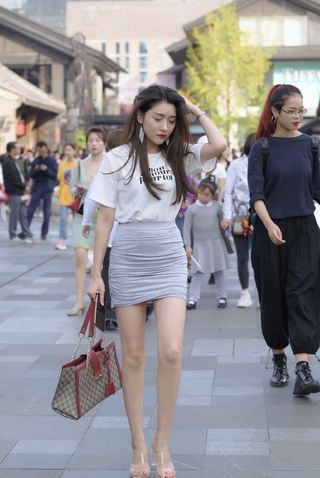 美女 “个矮”没关系,这么穿时髦又修身,成为小个女生的“福音”!