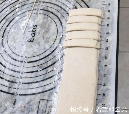 炸油条，发面不只加酵母，教你小方法油条酥脆，又香又膨又好吃！