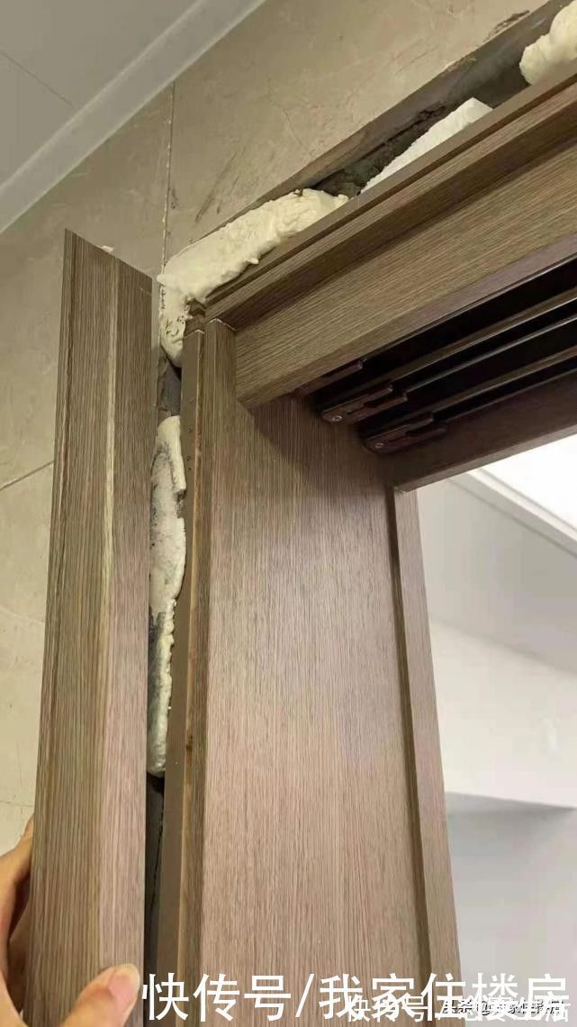 spnspn|“万科”怎么了？房屋质量频频暴雷，纸板门、质量门层出不穷