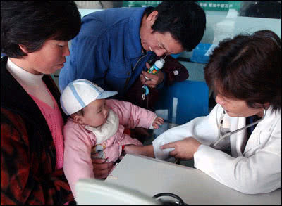 发育|提醒家长2个时间别给娃喝水了,容易伤脾不长个,抓紧停手