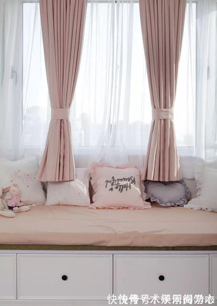 窗帘|飘窗窗帘靠墙好还是靠窗好?不同方式差别大,很多人都装错了!