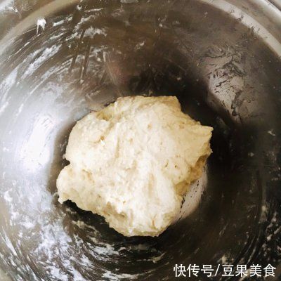 分享给你们我家祖传的酥烧饼的做法，一般人我不告诉他
