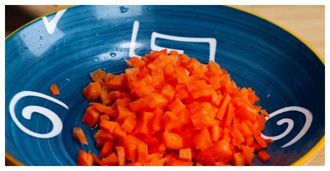 豆腐最近火了,加4个鸡蛋,教你新鲜吃法,不炒不炖,比吃肉还香