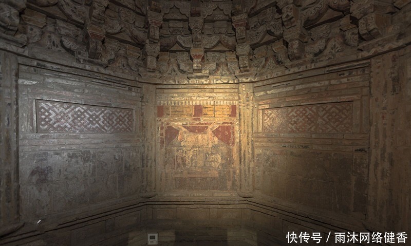 直击四座被盗空的王侯墓室,最著名就是宋四郎的墓室,壁画最逼真