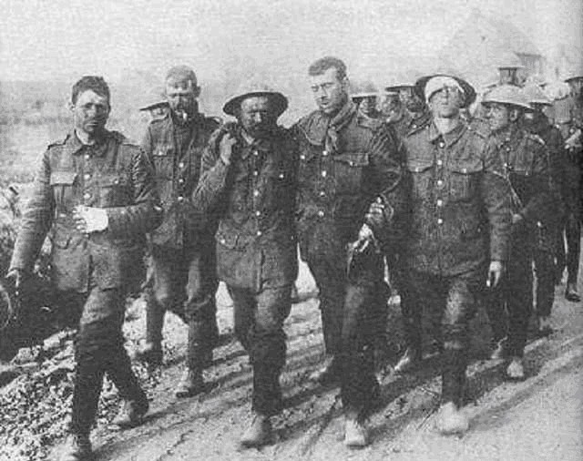 佩服|英国战俘母亲病危，向德军申请探亲，被放回去后他的做法令人佩服