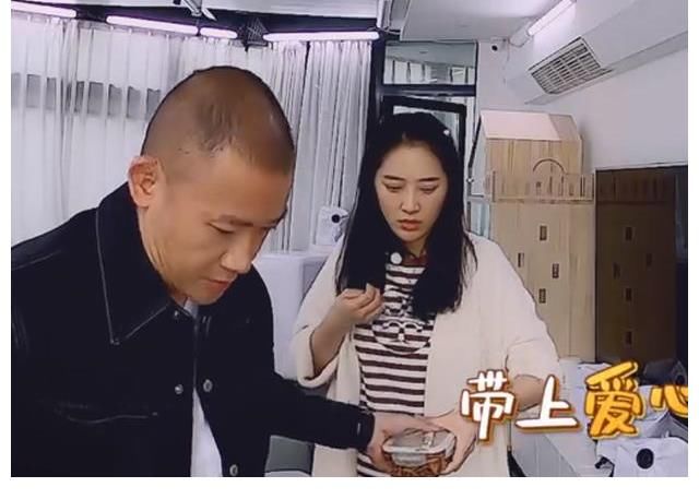 蜂蜜|壓抑！秦子越五次叫聶遠起床失敗，挑選衣服送蜂蜜水，像極了女傭