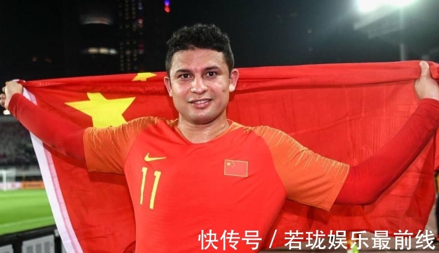 李可|晚上11點！國足最強歸化球員公開表態(tài)，李霄鵬收獲大禮