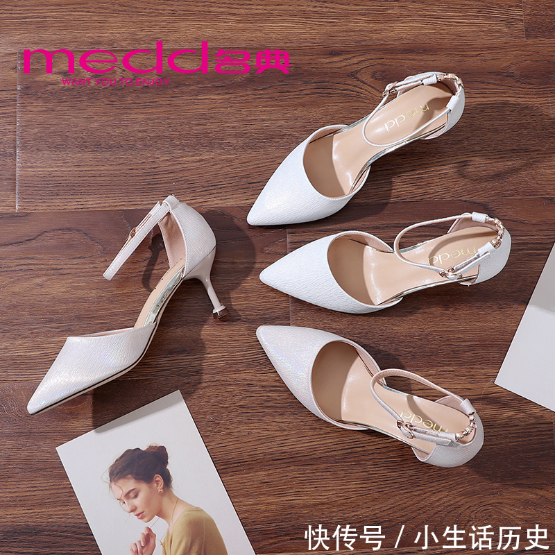 舒适|今年年人气最高的6双一字扣凉鞋,一起来露出美脚趾,女人味十足