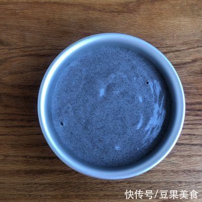 蛋白霜|正宗地道的桂花黑米糕做法，速来围观