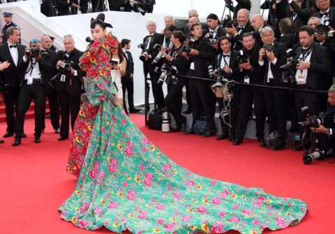 讲真，她大概是娱乐圈第一个靠结婚成功洗白的人吧