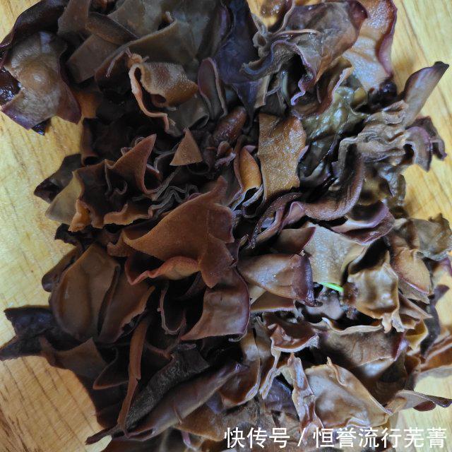 炒鸡蛋|木耳炒鸡蛋,简单的一道菜