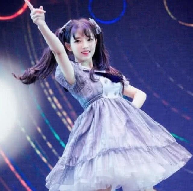 王奕萌|她神还原了涂山苏苏,还登上国际杂志的封面,但真实颜值却遭人质疑