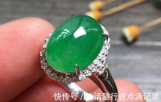 翡翠戒指@购买了翡翠戒指之后,可不是乱戴的,你知道其中的说法吗!