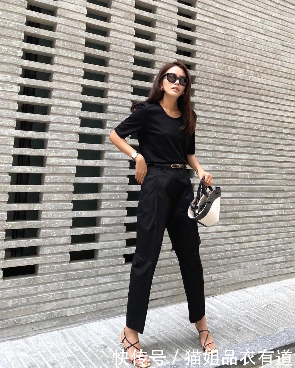实用|如何将“过时”小黑裤穿出新鲜感?17套Look提炼出精髓,超实用