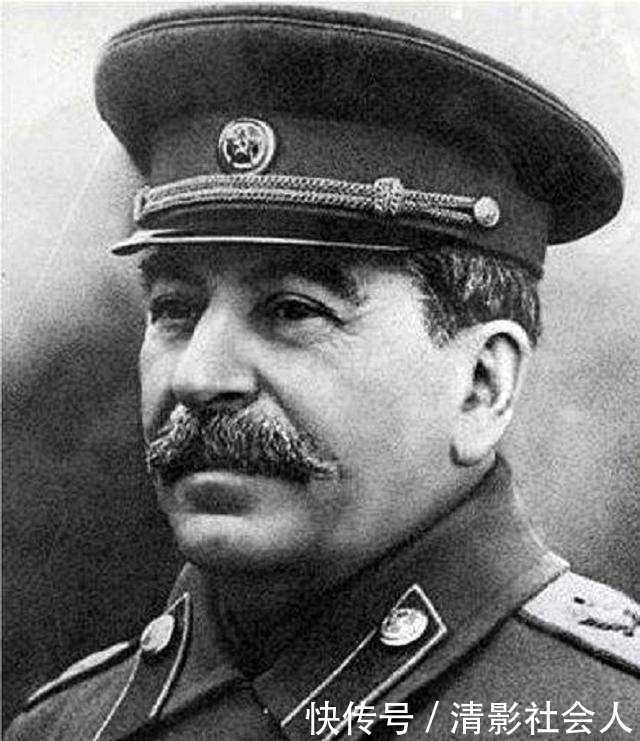 斯大林|斯大林开会规定将领必须站着,为何梅列茨科夫却例外?原因很简单