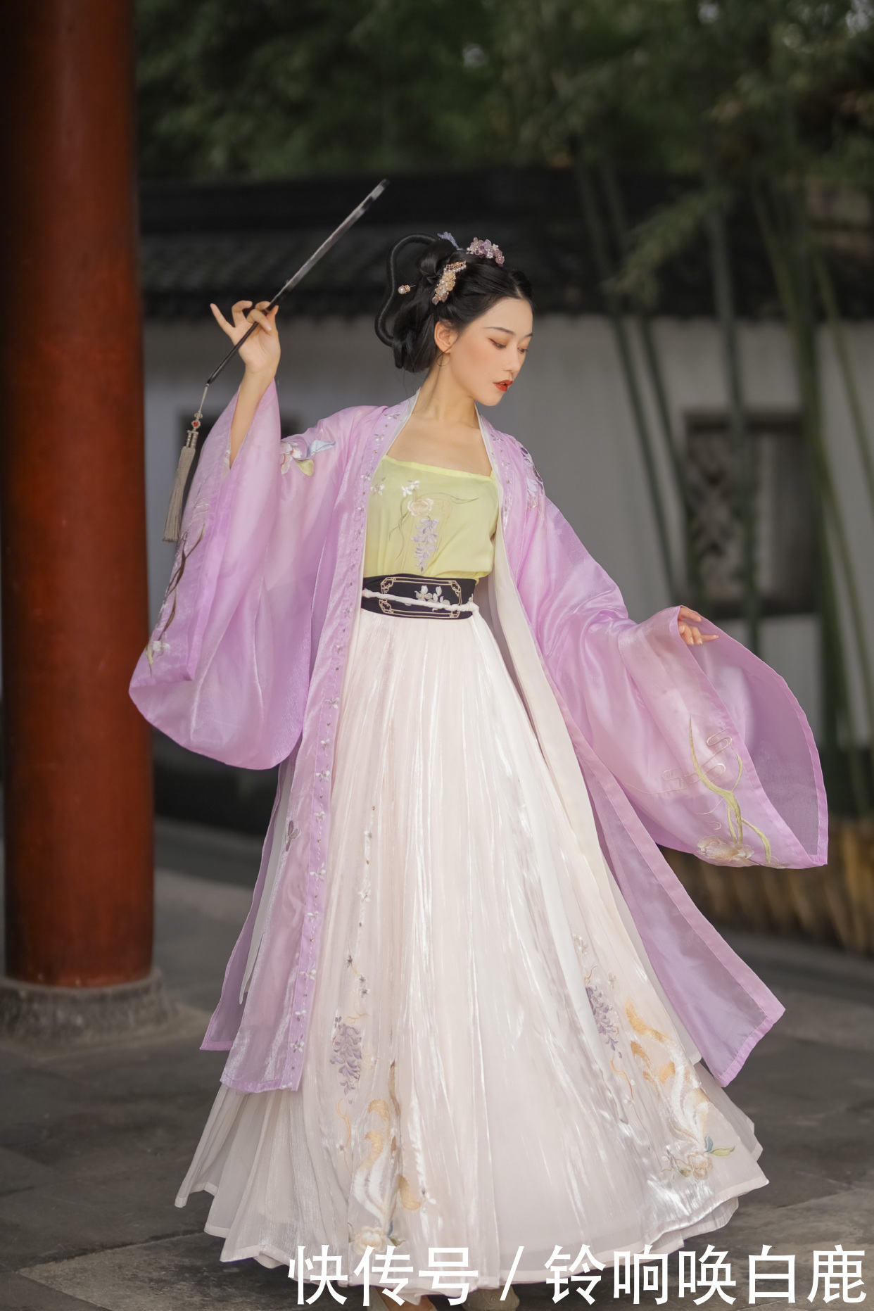 精致好看的“七尾狐”汉服,大多数人不愿入手,这是怎么回事呢