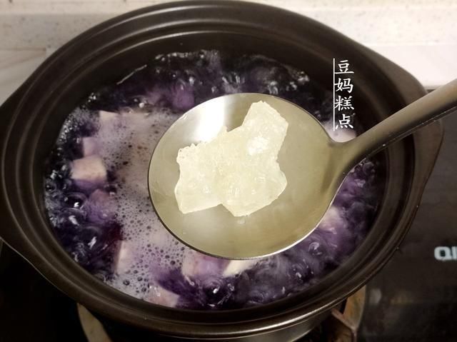 煮2分钟即成，这夏日甜汤，口感清甜，常喝通肠去燥不长细纹