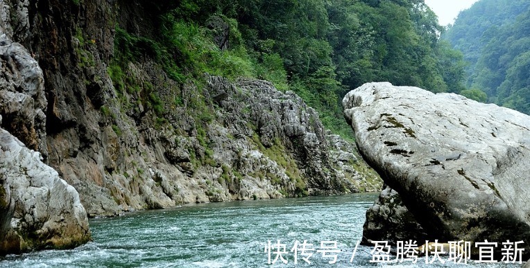 土家语|猛洞河风景区，被誉为张家界的“后花园”，两岸风光美妙无比