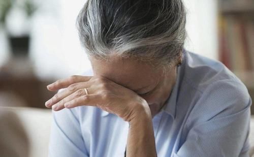 人际交往|62岁阿姨每天坚持2件事，失眠慢慢好，精神饱满，神经科主任点赞