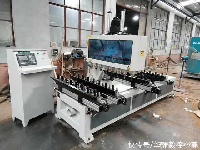 制造|实木家具制造篇之木工打眼机，数控榫槽机
