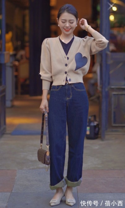 针织衫 秋冬建议多穿“针织衫”,搭配半身裙大方优雅,搭配锥形裤真高级