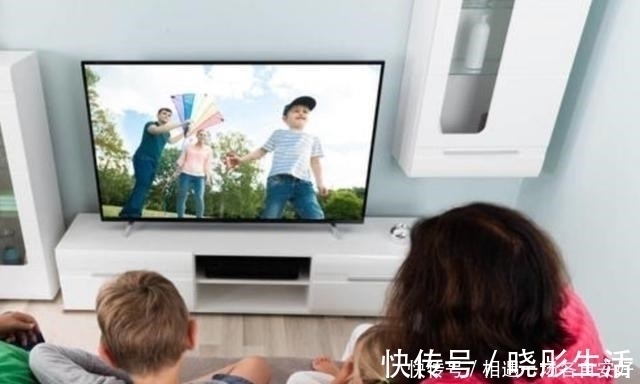 小芨|脑神经专家:这个年纪给孩子看电视,智商提高率会飞涨!