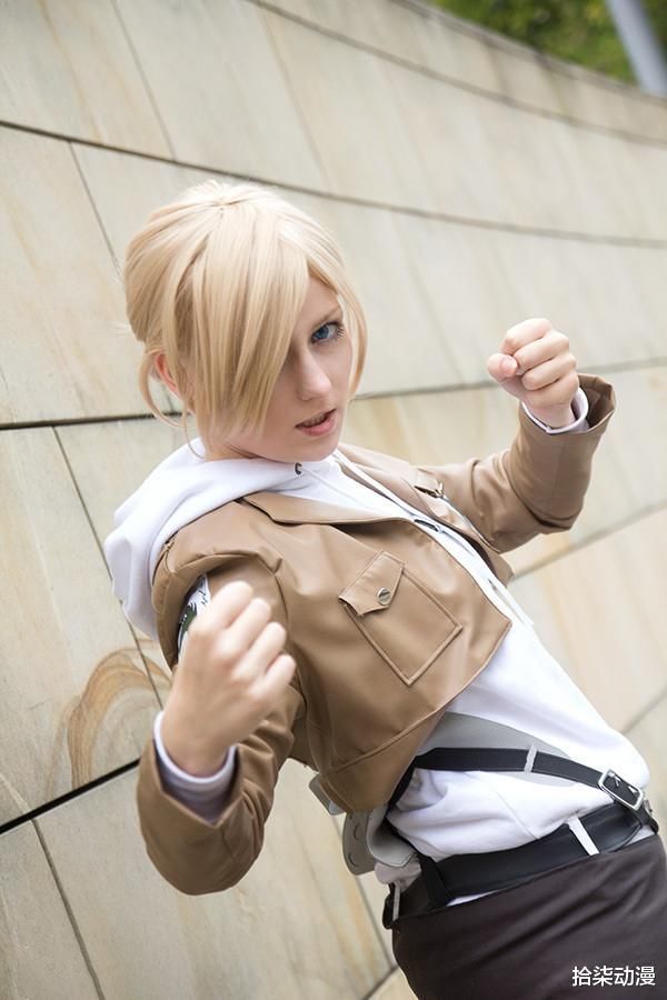 进击巨人|进击的巨人COS：小哥神还原巨人模样！韩吉漂亮潇洒，风头盖过三笠
