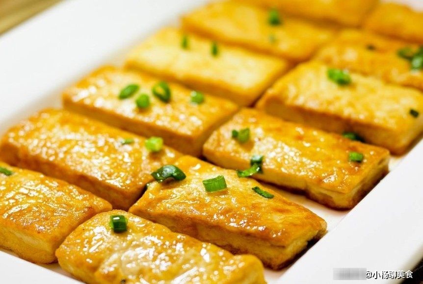 煎豆腐时，别直接下油锅！掌握这个诀窍，豆腐不碎不粘锅，还入味
