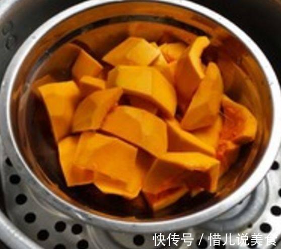 去大姑家做客，大姑做了一款小点心，一口气吃了5个，太好吃