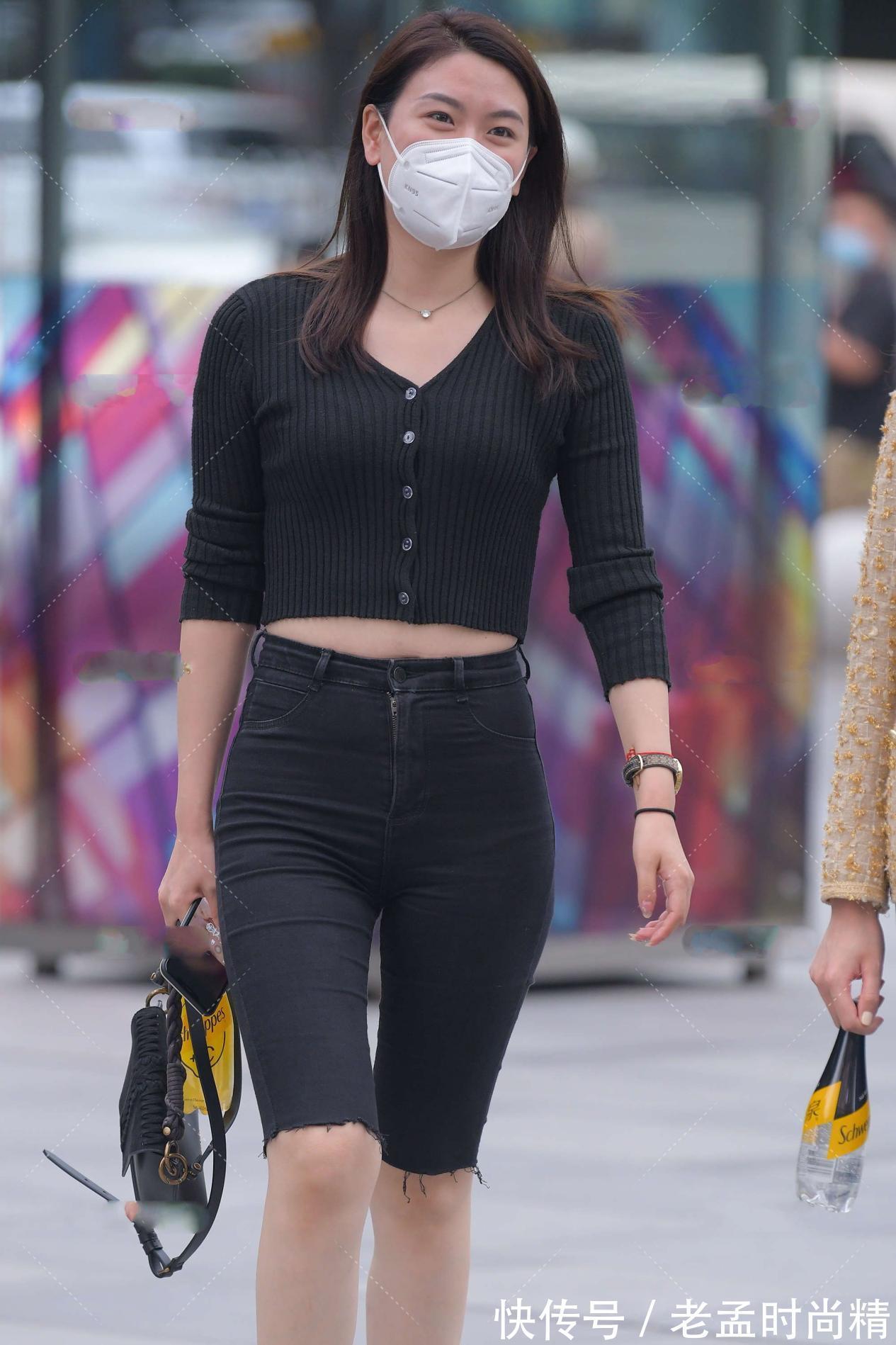 小姐姐|休闲的五分牛仔裤,穿出了个性与简约的美,时尚修身又清新好看