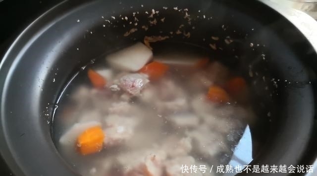 广州一家四口的午餐,家常便饭吃得香,做法简单,节后这样吃舒服