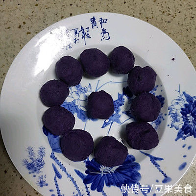 早上不知道吃什么，一碗紫薯饼全搞定