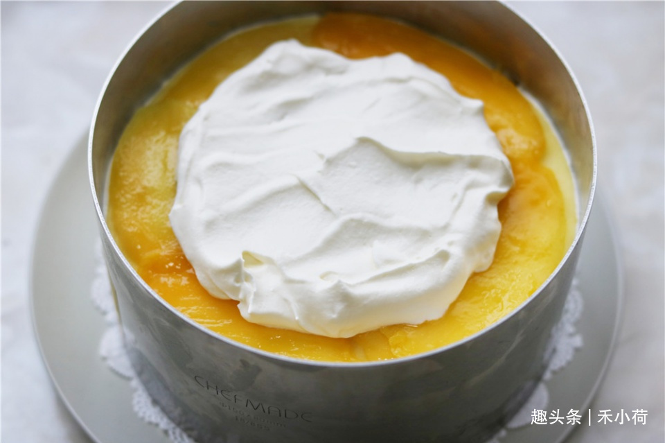 婆婆买一箱芒果吃不完,做成蛋糕香甜细腻,女儿一口气吃3块